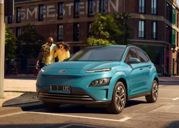 PLN Bikin Komparasi Biaya Pemakaian Mobil Listrik dan Bensin, Hasilnya Bikin Geger