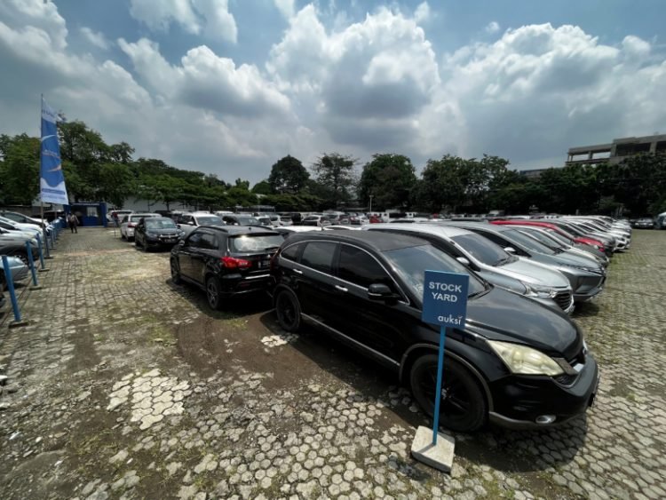 Balai lelang mobil bekas Auksi. (ist)