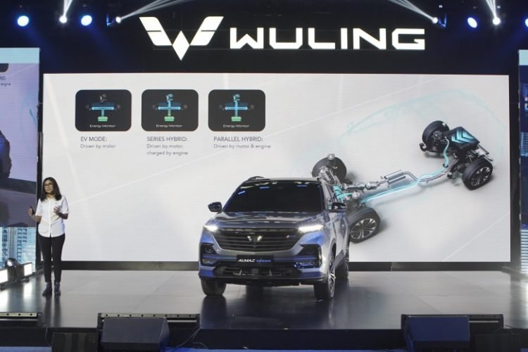 Wuling Almaz Hybrid. (Wuling Indonesia)
