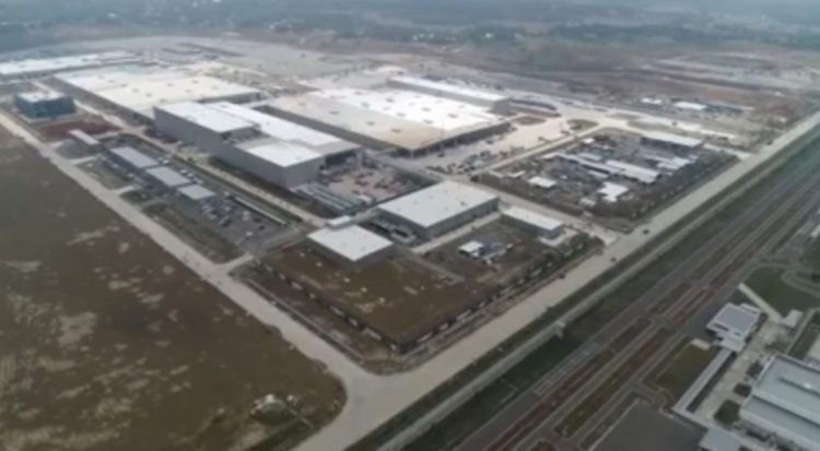 Pembangunan pabrik LG ES di Karawang, Jawa Barat. (otoblitz)