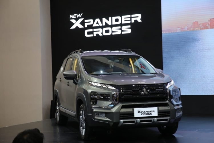 Mitsubishi New Xpander Cross, pilihan mobil baru menggiurkan di awal tahun 2023. (ist)