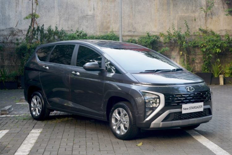 Hyundai Stargazer Essential. (ist)