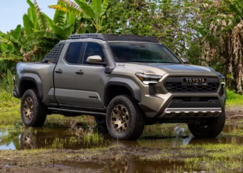 Ini Baru Pickup Brooooo, Ganas, Kencang, Hilux Lebih Baik Ngumpet ke Hutan