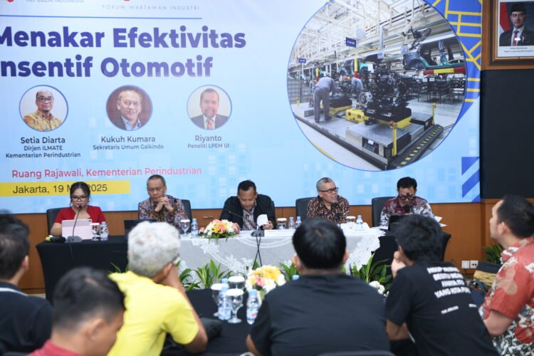 Diskusi otomotif Forwin. (ist)