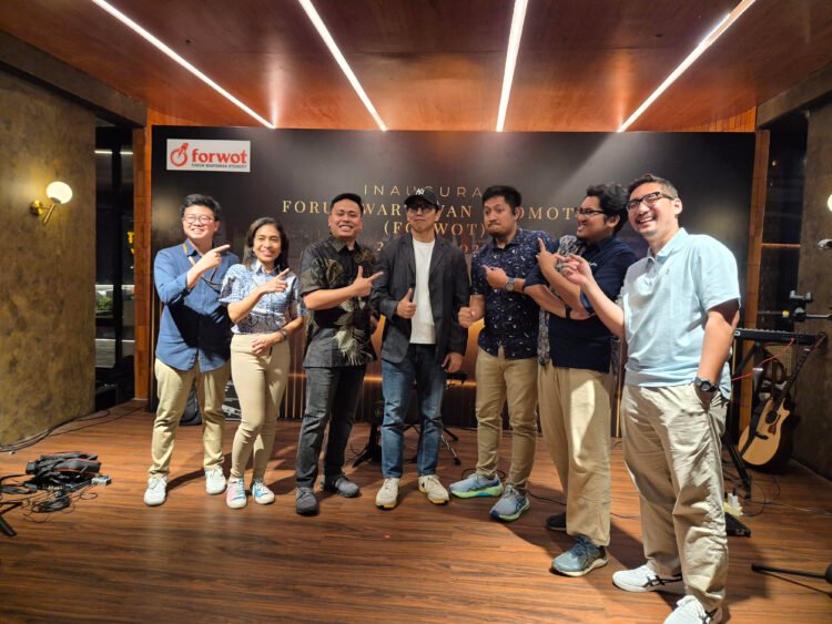 Cang Arie (tengah), ketum Forwot 2025-2029. (ist)