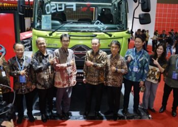 Hino Lepas Bus Khusus Medan Berat