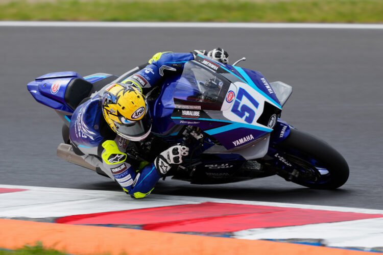 Aldi Satya Mahendra tampil gemilang di World Supersport 2026 Autodrom Most Ceko dengan finis posisi empat sekaligus memecahkan rekor pribadinya meski sempat mengalami kecelakaan. (YIMM)