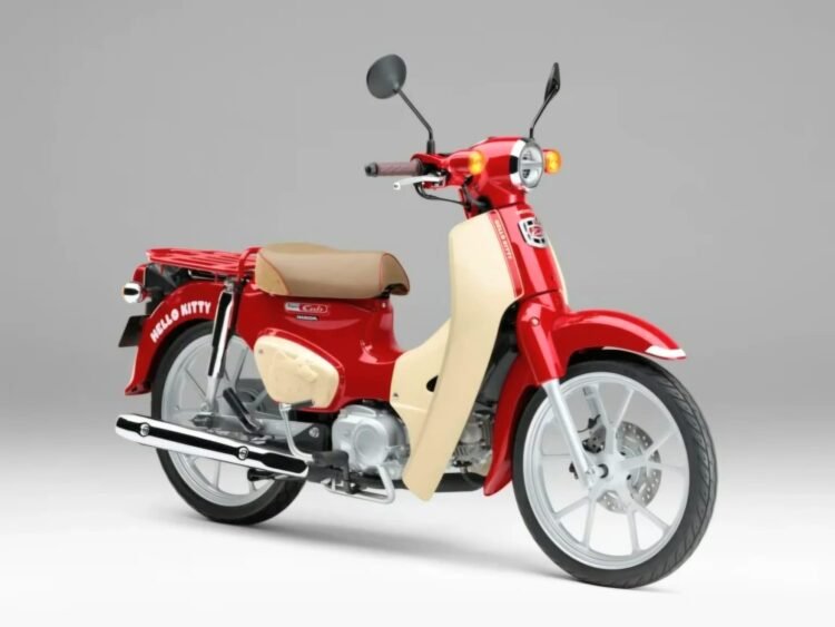 Honda Super Cub edisi khusus Hello Kitty. (Foto: Honda)