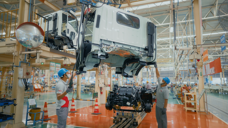 Proses produksi di pabrik Karawang. (Foto: IAMI)