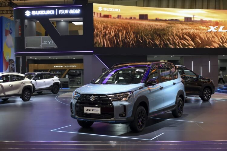 Warna baru Suzuki XL7 Alpha Hybrid. (Foto: Ist)
